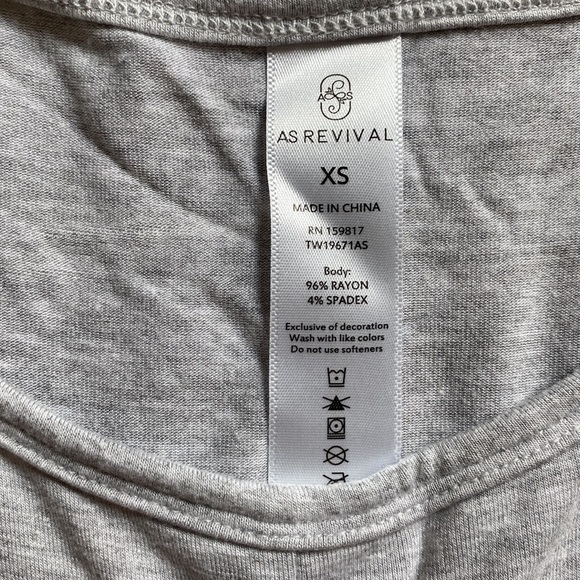 Altard State Revival Cropped Soft Grey Workout Top - Picture 2 of 3